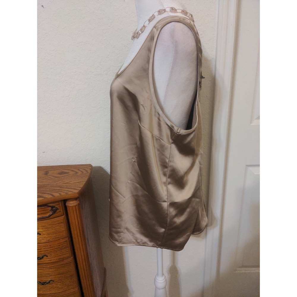 Old Navy Women's Shimmery Tank Top. Size L NWT - Picture 4 of 8